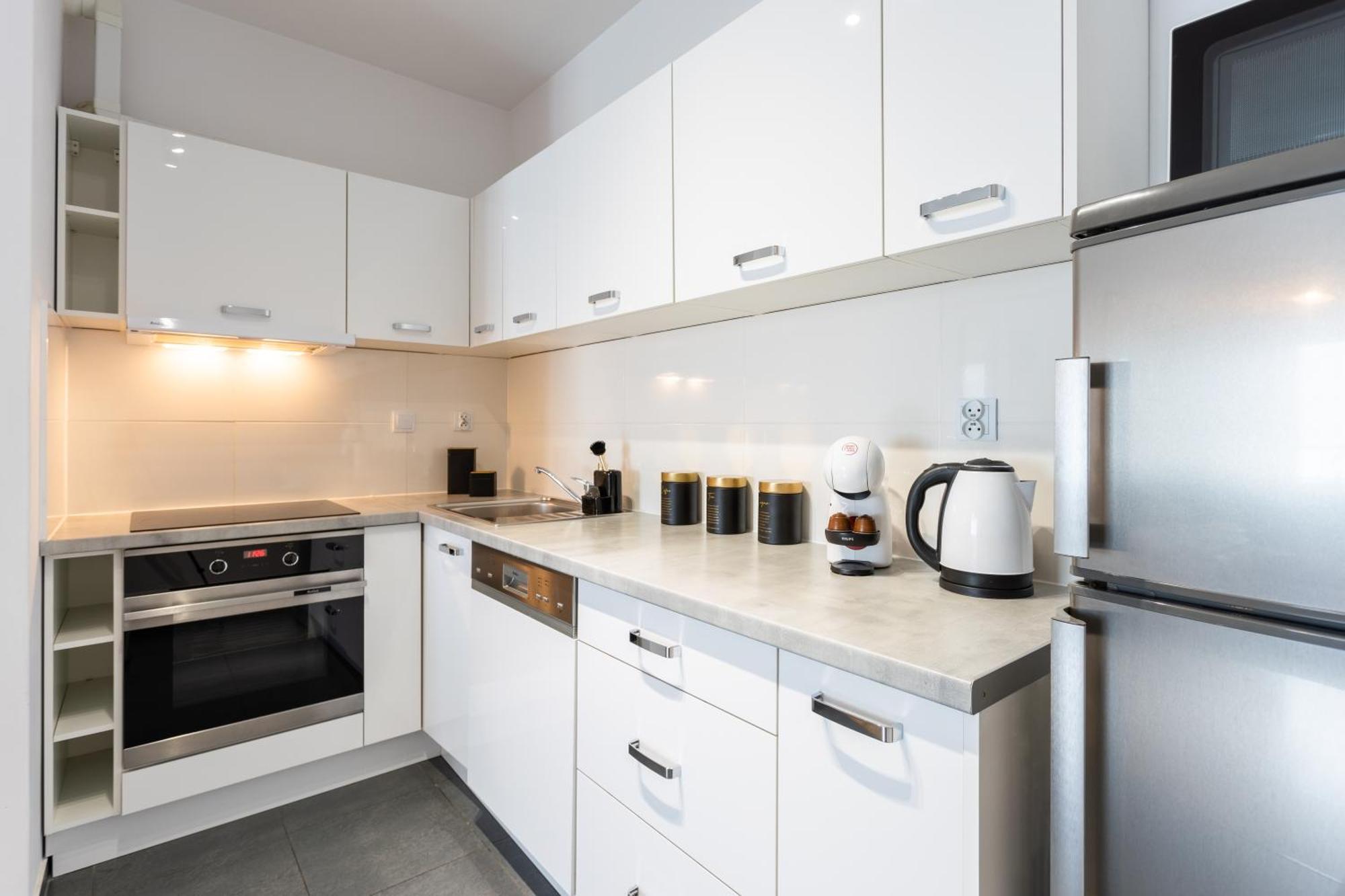 Urban Chic - Pereca - Rondo Onz - Luxury Warsaw Stays - 14 People Exteriér fotografie
